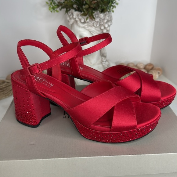 Kenneth Cole Reaction Women's Reeva Silk Platform Sandals Sz 8 - Picture 11 of 11